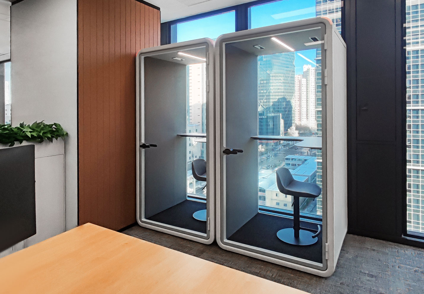 JLL Upgrades Office Space with HECOR Office Pods